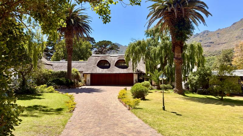 9 Bedroom Property for Sale in Hout Bay Western Cape